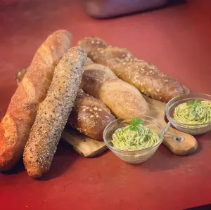 Stokbrood met kruidenboter